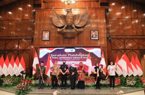 Gubernur Khofifah : Pupuk Nasionalisme dan Cinta Merah Putih