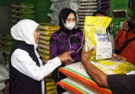 Pemprov Jatim Gelontor 20 Ton Beras pada Operasi Pasar di Sidoarjo