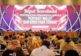 Gubernur Khofifah : Pastikan Ketersediaan Hewan Kurban di Jatim Aman