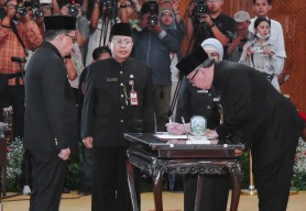 Lantik Bobby Soemiarsono Jadi Pj. Sekdaprov Jatim, Pj. Gubernur Adhy Harapkan Ada Terobosan Meski Masa Jabatan Singkat
