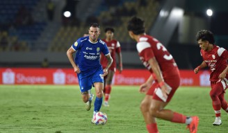PERSIB Juara Paruh Musim: Marc Klok dan Tyronne del Pino Ingatkan Tantangan yang Masih Panjang