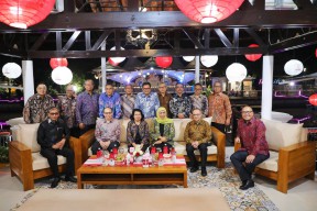 Gubernur Khofifah Ajak Promosikan Potensi Ekonomi dan Perdagangan Jatim di Kancah Dunia