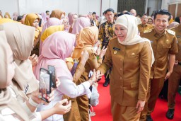 Khofifah dan Emil Gelar Halal Bihalal ASN Jatim: Dorong Lompatan Layanan Publik dan Inovasi Gerbang Baru Nusantara