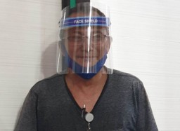 Paksa Pengunjung Membeli meski Sudah Pakai Masker