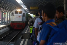 Daop 8 Batalkan 22 Perjalanan Kereta Api
