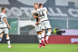 Parma Kalahkan Genoa