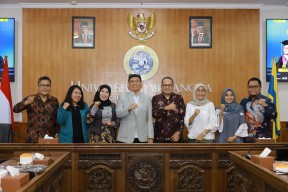 UNAIR Tingkatkan Kontribusi dengan Tambah 7 Guru Besar Baru