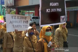 Kabar Gembira! Guru Honorer Masih Bisa menjadi PNS