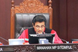 Jokowi Saksikan Pengucapan Janji Hakim MK