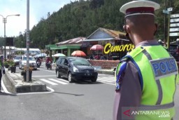 Minibus Masuk Jurang Cemoro Sewu, Satu Tewas dan Belasan Luka-luka