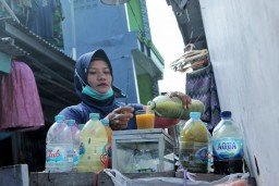 Jamu  Tradisional Naik Daun di Tengah Pandemi Covid-19