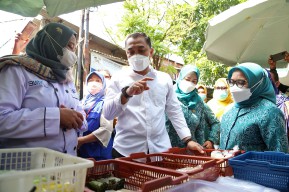 Sejahterakan UMKM, Wali Kota Eri Tata Kampung Kue