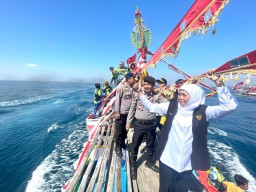 Gubernur Khofifah: Wujud Pelestarian Budaya untuk Tumbuhkan Kecintaan pada Laut