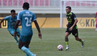 PERSIB Bandung Bertahan dengan 10 Pemain, Raih Hasil Imbang Kontra PSBS Biak