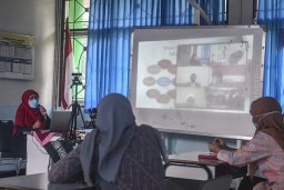SKB Empat Menteri, Pemerintah Dorong PTM Terbatas