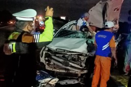Tol Sumo Minta Korban, 3 Tewas Akibat Innova Tabrak Truk