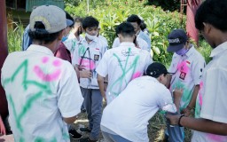 Tradisi Corat Coret Kelulusan di Tengah Pandemi Covid-19 di Surabaya