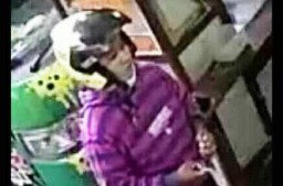 Maling HP Cantik di Warung Es Kelapa Muda PPS Gresik Viral