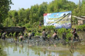 Spotmar Koarmada II Laksanakan Penanaman 10.000 Bibit Mangrove