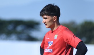 Kiper PERSIB, Kevin Mendoza Sambut Antusias Musim Kompetisi 2024/2025