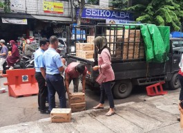 Stabilkan Harga, Pemkot Surabaya Gelontorkan 23.904 Minyak Goreng ke 8 Pasar Tradisional