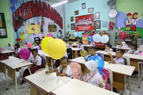 Transisi Menyenangkan di Hari Pertama Tahun Ajaran Baru 2024/2025 di Surabaya