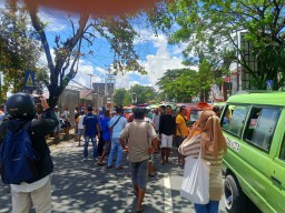 Pemkot Ambon Naikan Tarif Angkot Sesuai Harga Pertalite