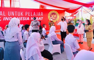 Presiden Jokowi: Jika Sudah Vaksin, Bolek PTM Terbatas
