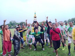 CSA Allstar Kecamatan Menganti Juara Turnamen Bengkel FC Cup 2021