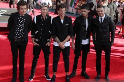 Harry Styles Sambut Baik Usul Fans Soal Reuni