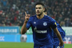 Ozan Kabak Dipinjamkan ke Liverpool