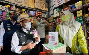 Ridwan Kamil Resmikan Dua Pasar Hasil Revitalisasi di Cirebon