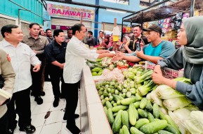 Presiden Jokowi Tinjau Pasar Bululawang
