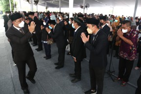 Di Penghujung Tahun 2021, Wali Kota Eri Gelar Pelantikan Massal