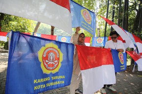 Pelantikan Pengurus Karang Taruna Kecamatan Tegalsari 2024-2029 Diwarnai Konvoi dan Pembentangan Bendera 100 Meter