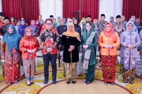 Gubernur Khofifah: Perempuan Harus Miliki Kemampuan Complex Problem Solving