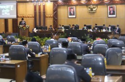 Interaksi dengan Cak Nur, Semua Anggota DPRD Sidoarjo Wajib Swab Test