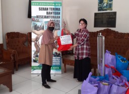 2020 Paket Sembako dari BKKKS untuk Yang Membutuhkan