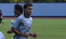 Rezaldi Hehanussa Siap Kembali ke Skuad PERSIB, Program Pemulihan Berjalan Positif