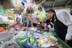 Antisipasi Inflasi, Gubernur Ridwan Kamil Tinjau Pasar Pasalaran
