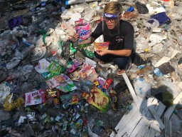 Survei Ecoton: Wings Surya Paling Banyak Sumbang Sampah Plastik