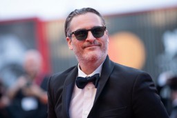 Joaquin Phoenix Perankan Napoleon Bonaparte