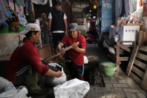 Pasar Bong Dijadikan Night Shopping, Pedagang Kerja Bhakti