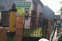 Perempuan Terduga Teroris Ditangkap  Densus 88 di Semarang