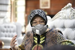 Tunggu Rekom Pengganti Risma Bikin Panas-Dingin