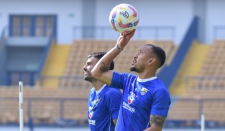 PERSIB Bandung Bersiap Hadapi PSM Makassar: Targetkan Kemenangan di Kandang Sendiri
