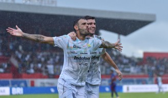 PERSIB Waspada PSM Makassar Meski Tanpa Yuran Fernandes