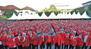 Empat Hari Ospek, Maba Untag Surabaya Pilah 32 Meter Kubik Sampah