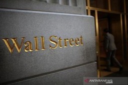 Wall Street Jatuh Akibat Investor Ambil Untung di Tengah Data Suram