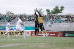 Gol Bunuh Diri, Persebaya Tumbang
